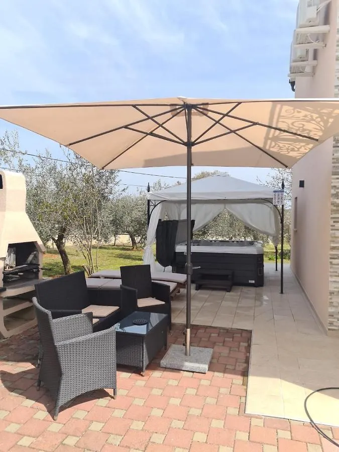 House Pecina With Pool And Jacuzzi Villa Sarici