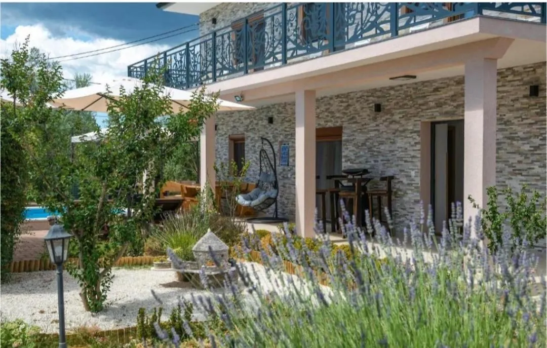 Villa House Pecina With Pool And Jacuzzi Sarići