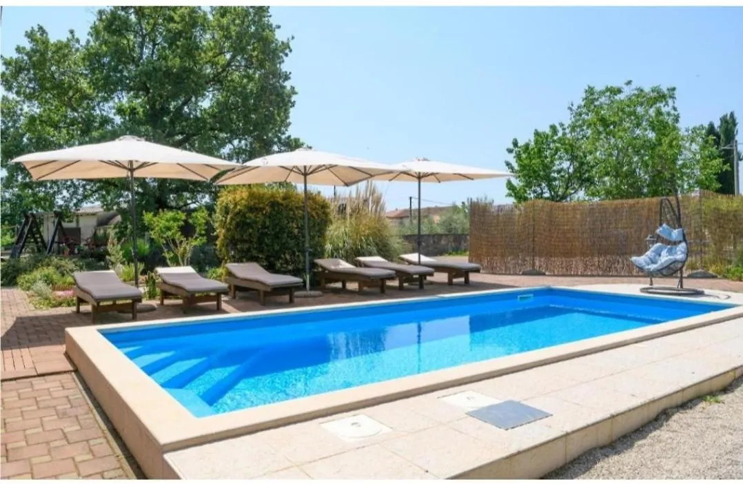 Villa House Pecina With Pool And Jacuzzi Sarići