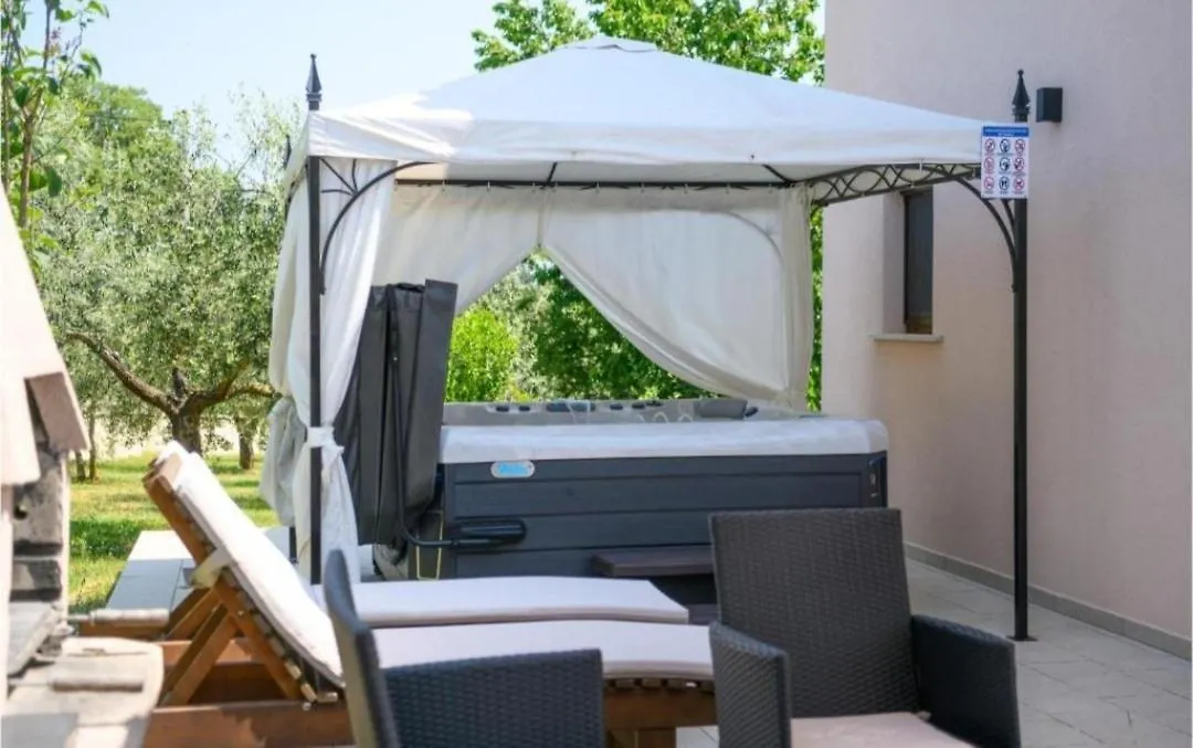 Villa House Pecina With Pool And Jacuzzi Sarići