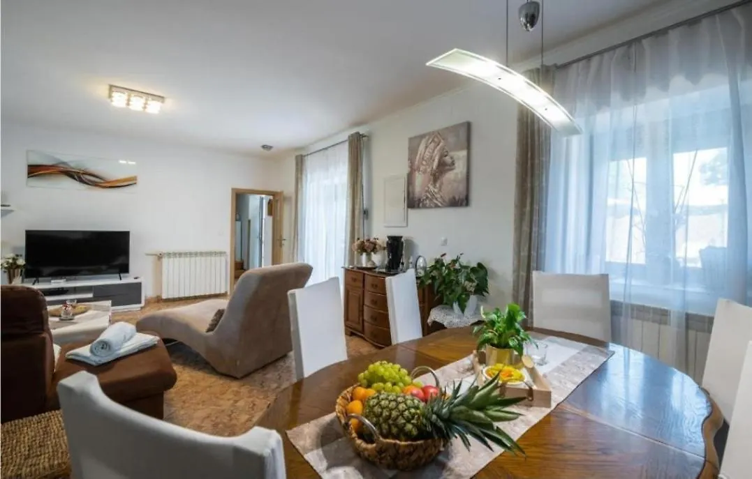 Villa House Pecina With Pool And Jacuzzi Sarići