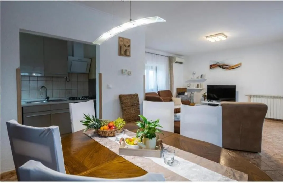 Villa House Pecina With Pool And Jacuzzi Sarići 0*,  Croazia
